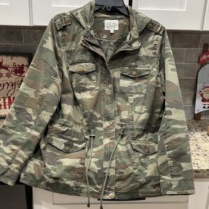 New Look Women's Green Camouflage jacket zip up